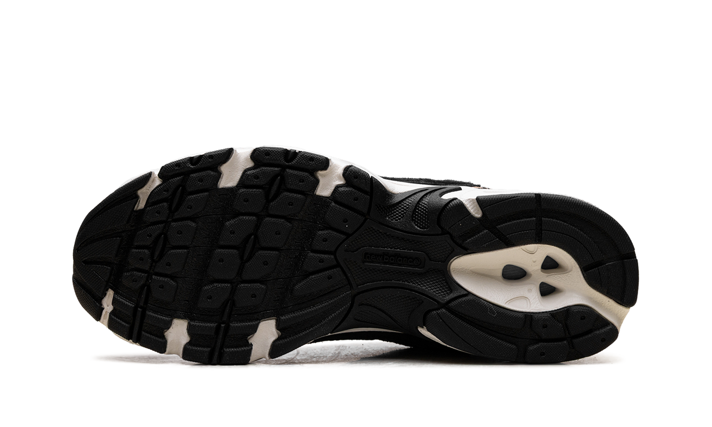 530 "Black Flat Taupe" U530CRB