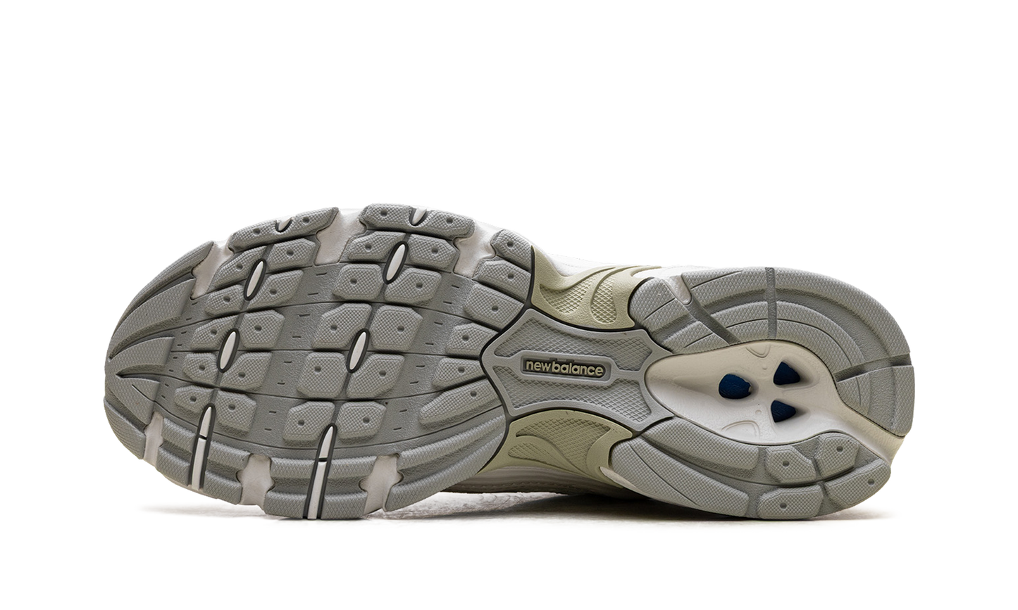 530 "Reflection Olivine" U530csc