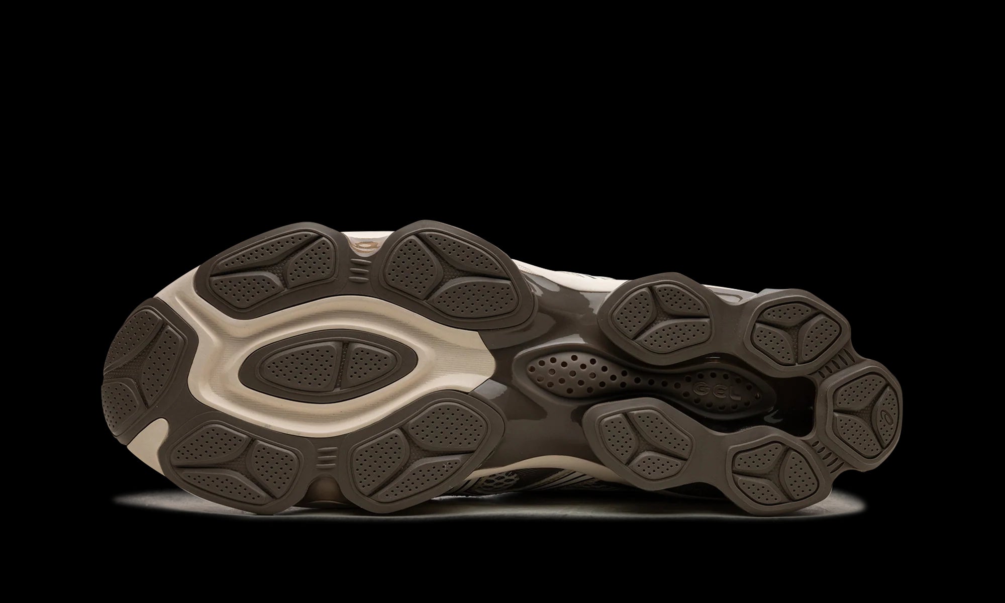 Asics Gel-Quantum Kinetic "Birch Dark Taupe" 1203A270 201