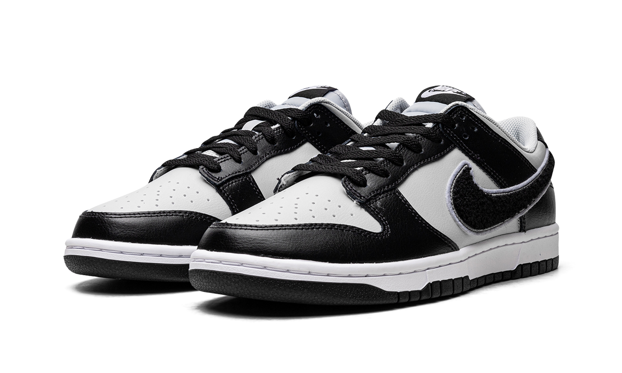 Dunk Low "chenille Swoosh Black Grey" - 2