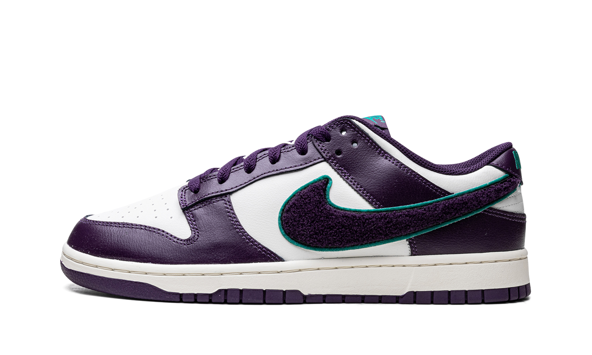 Dunk Low "chenille Swoosh - Grand Purple" - 1