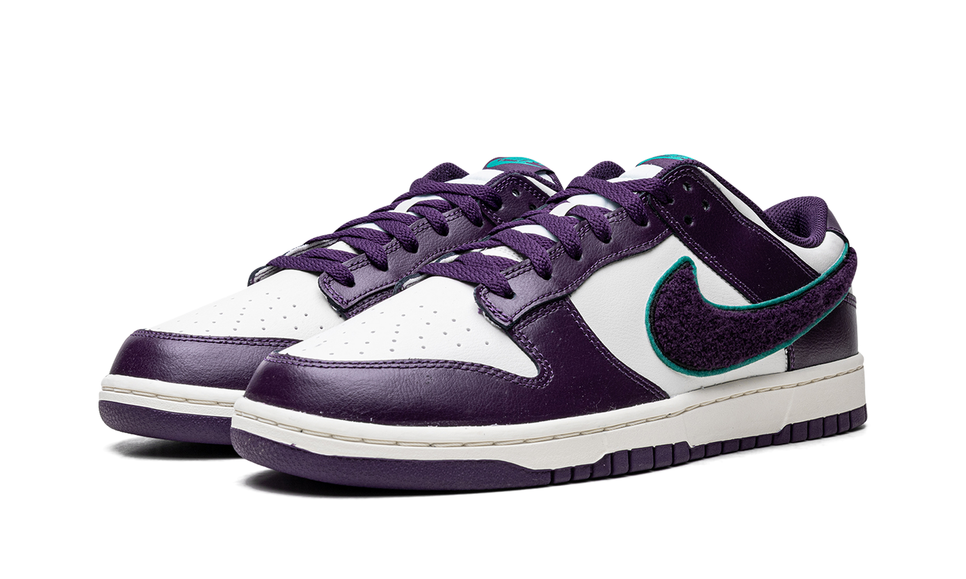 Dunk Low "chenille Swoosh - Grand Purple" - 2