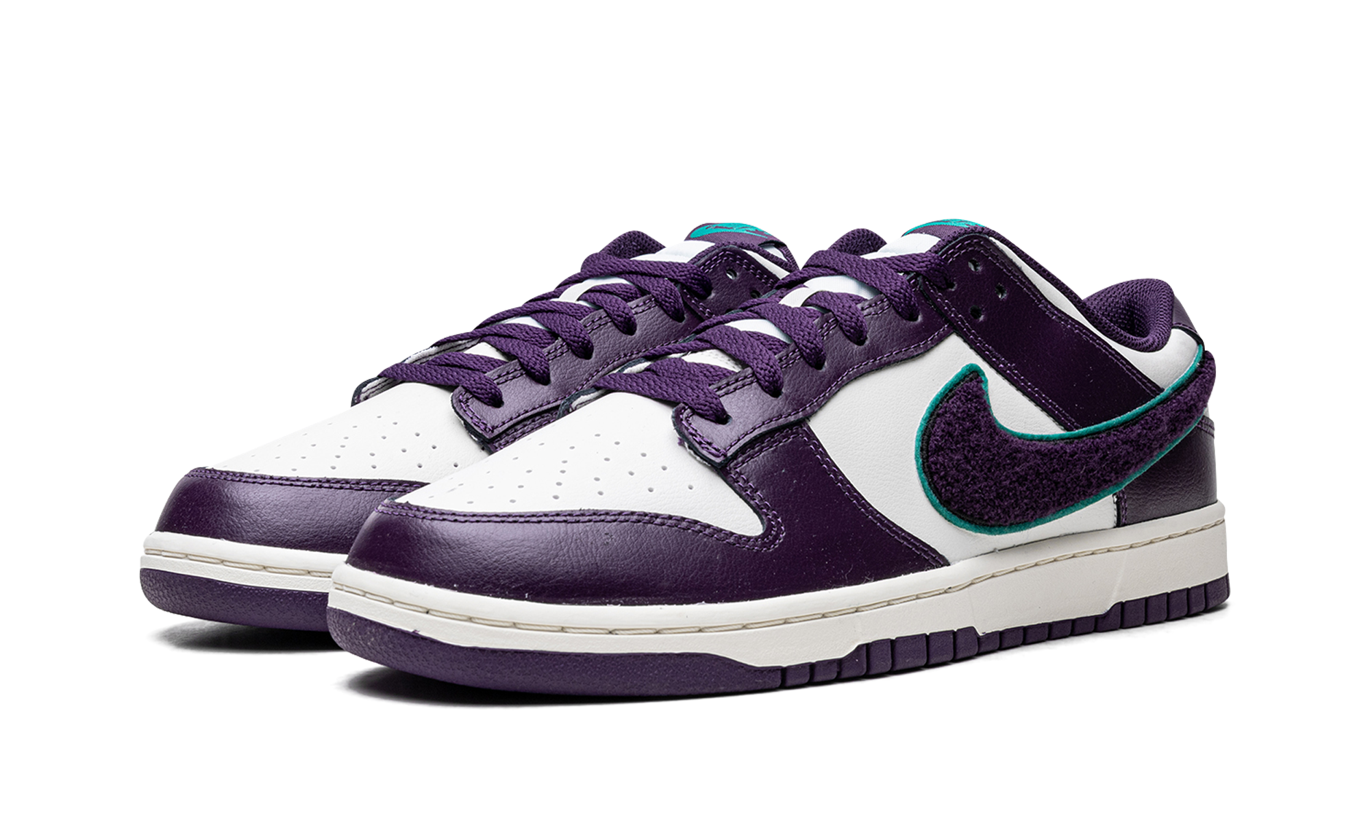 Dunk Low "chenille Swoosh - Grand Purple" - 2