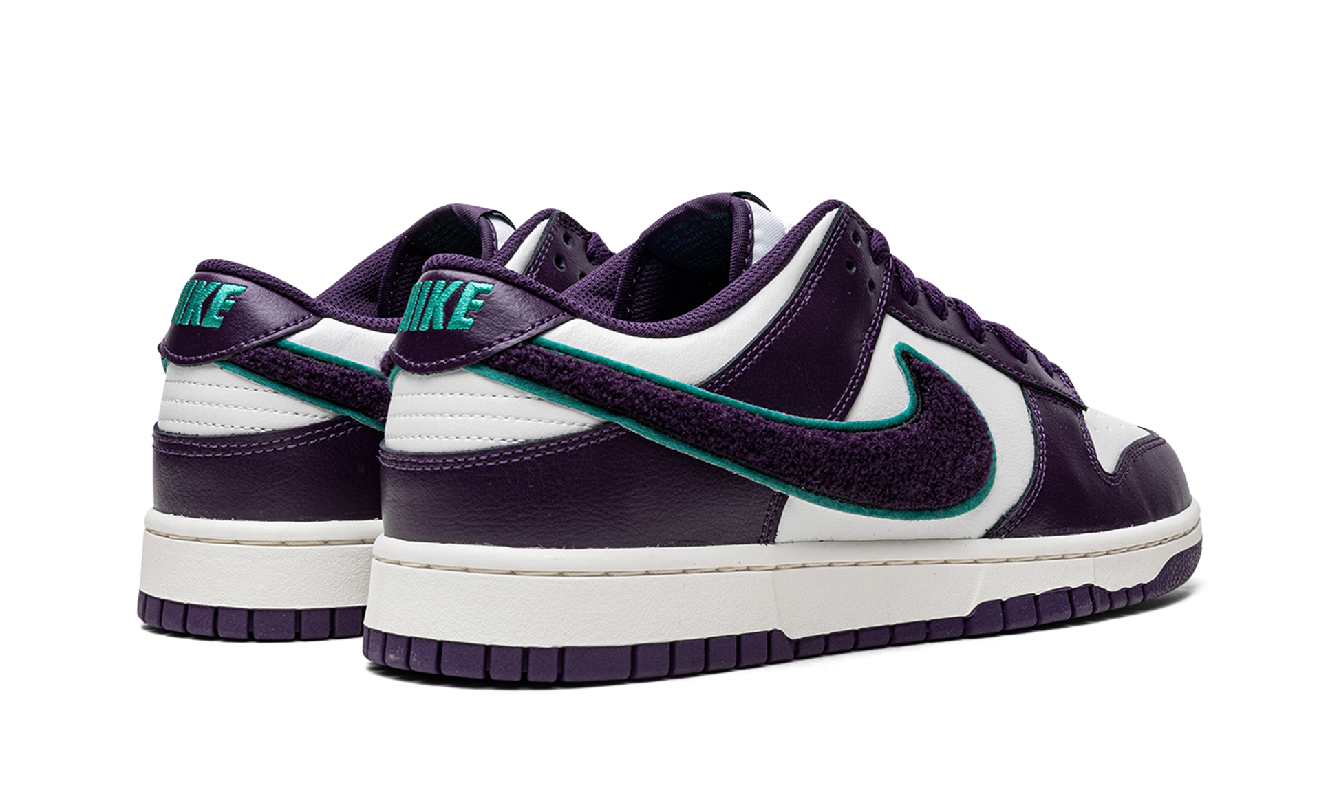 Dunk Low "chenille Swoosh - Grand Purple" - 3