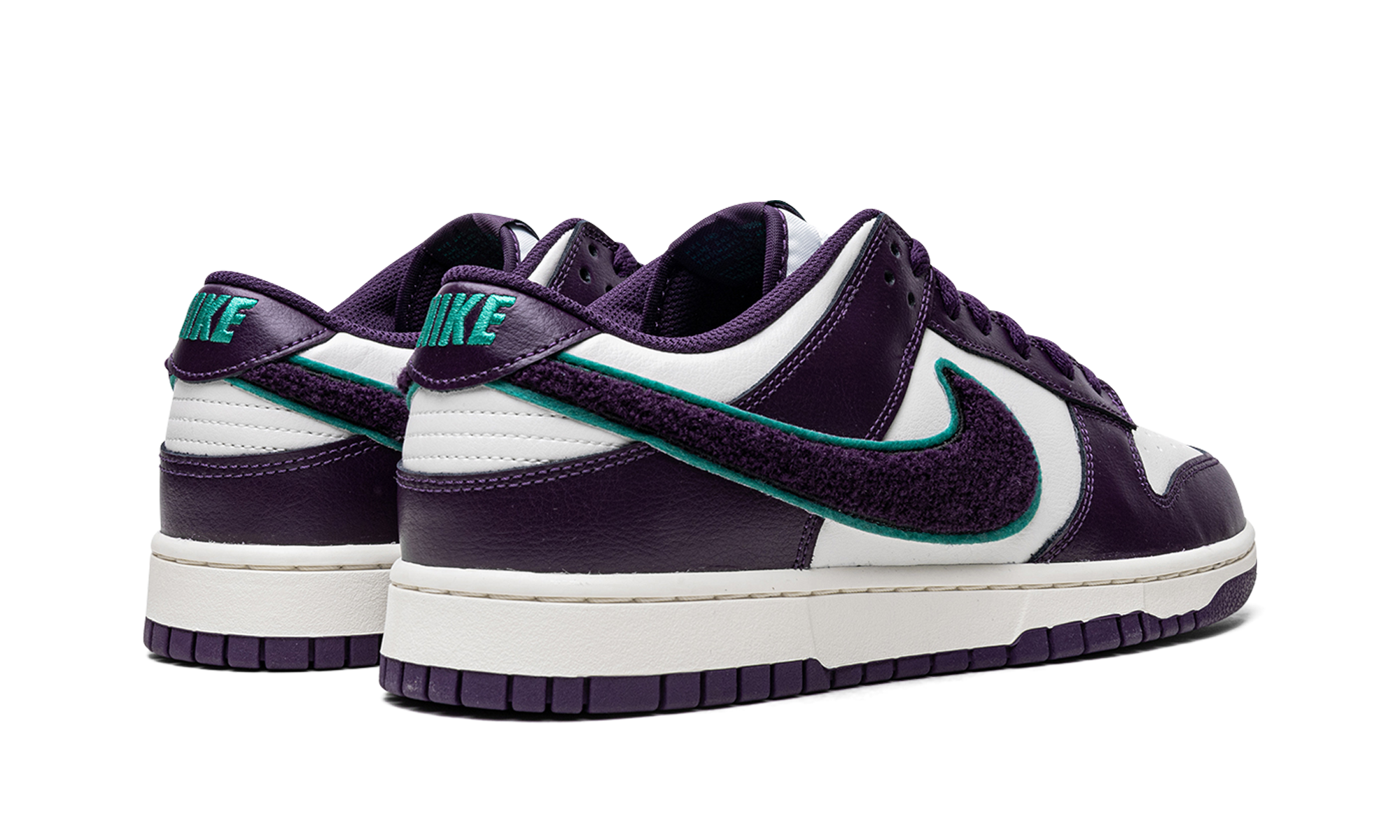 Dunk Low "chenille Swoosh - Grand Purple" - 3