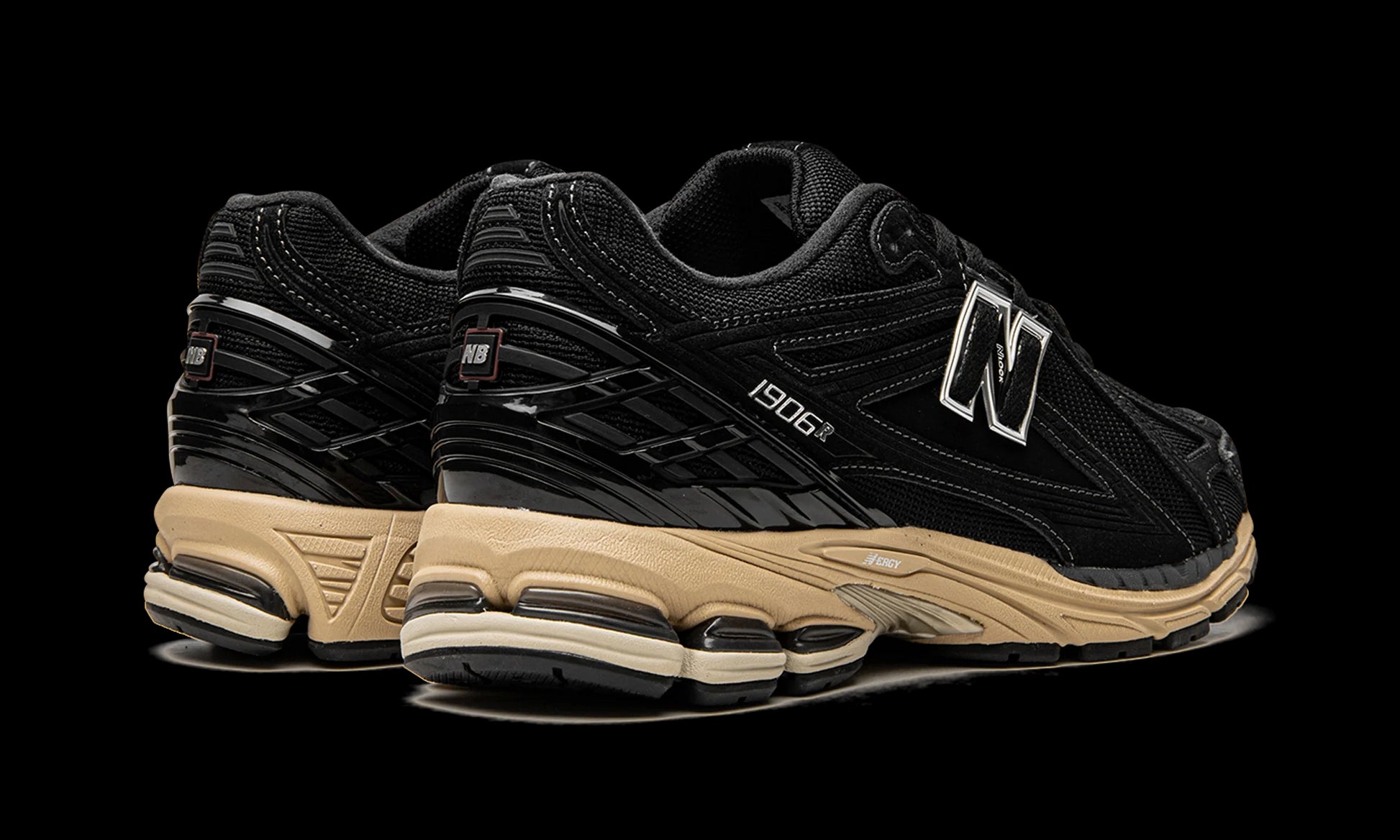 New Balance 1906R "Black Cream" M1906RK