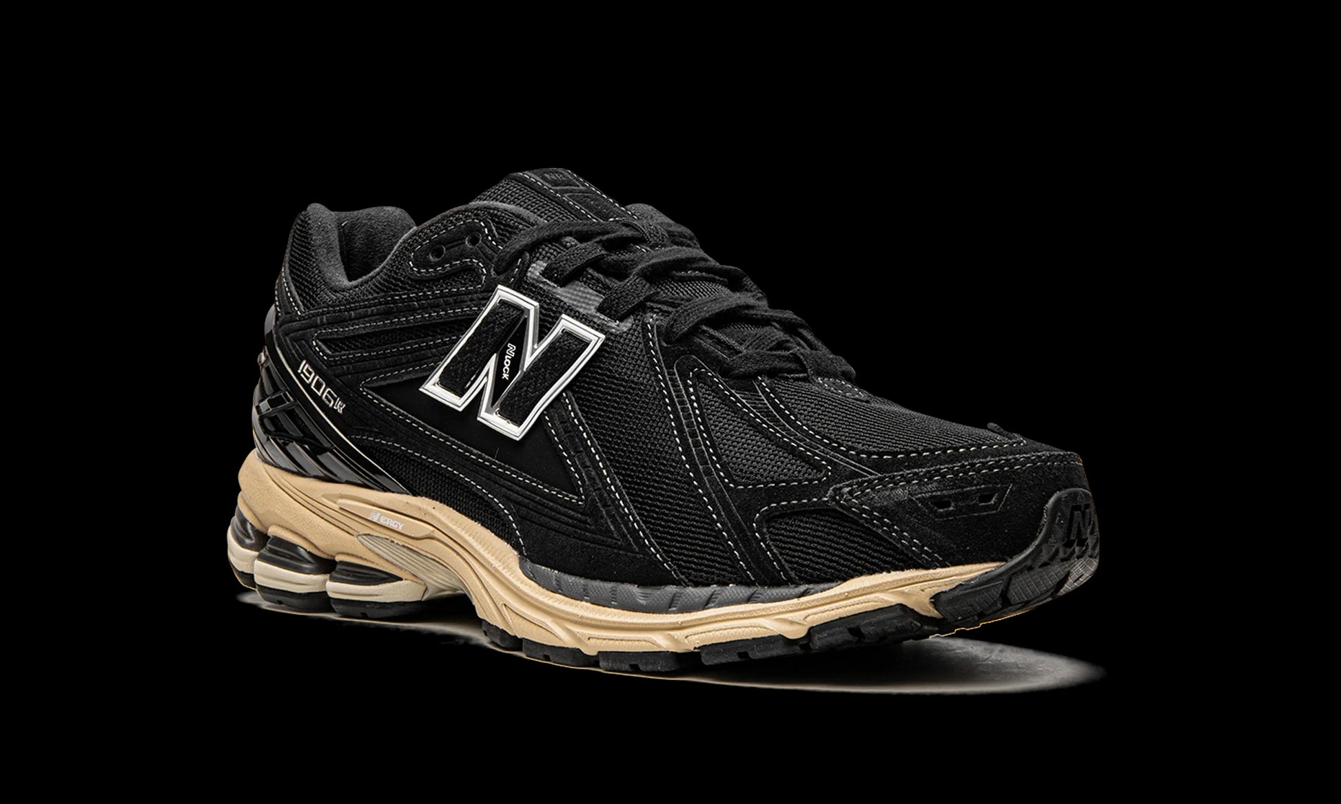 New Balance 1906R "Black Cream" M1906RK