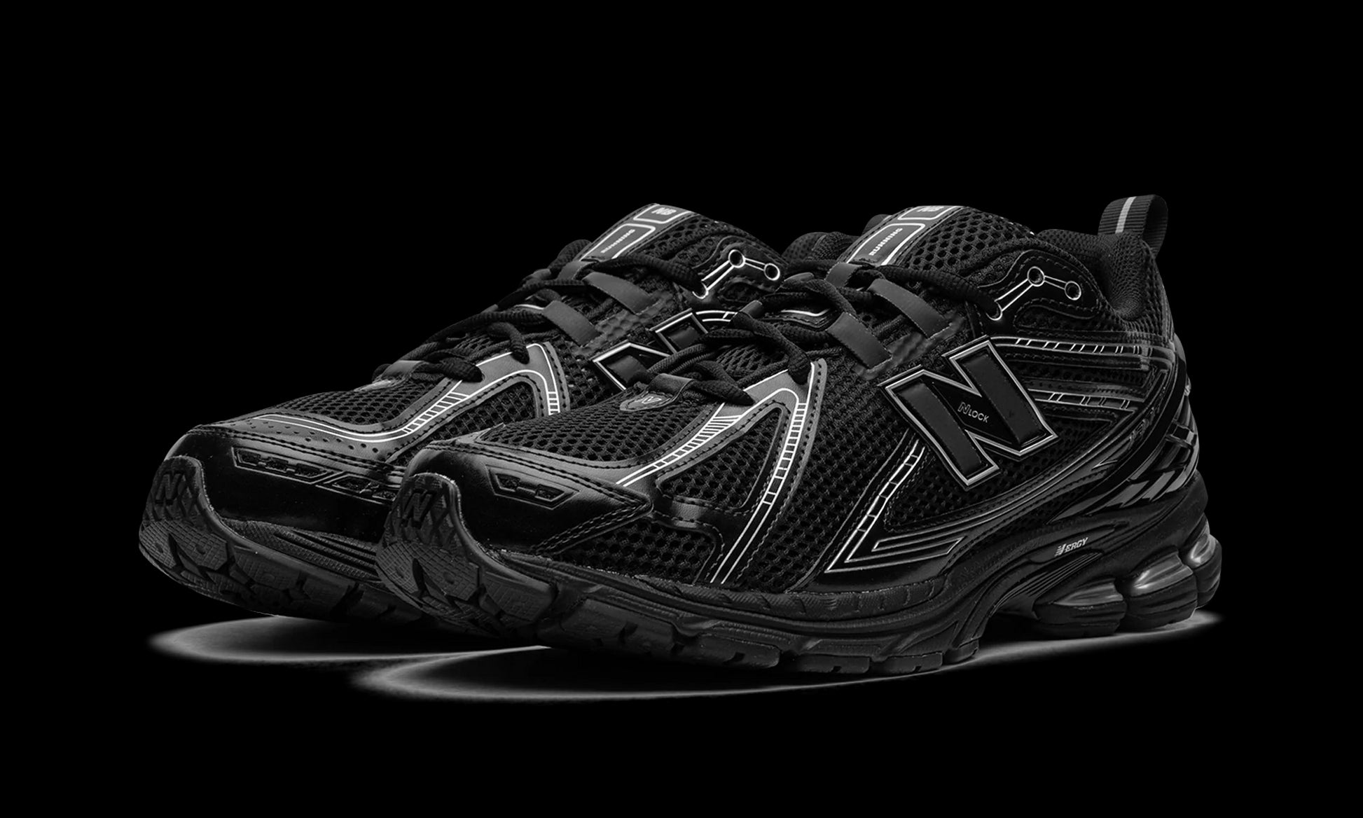 New Balance 1906R "Black / Silver" M1906RCH