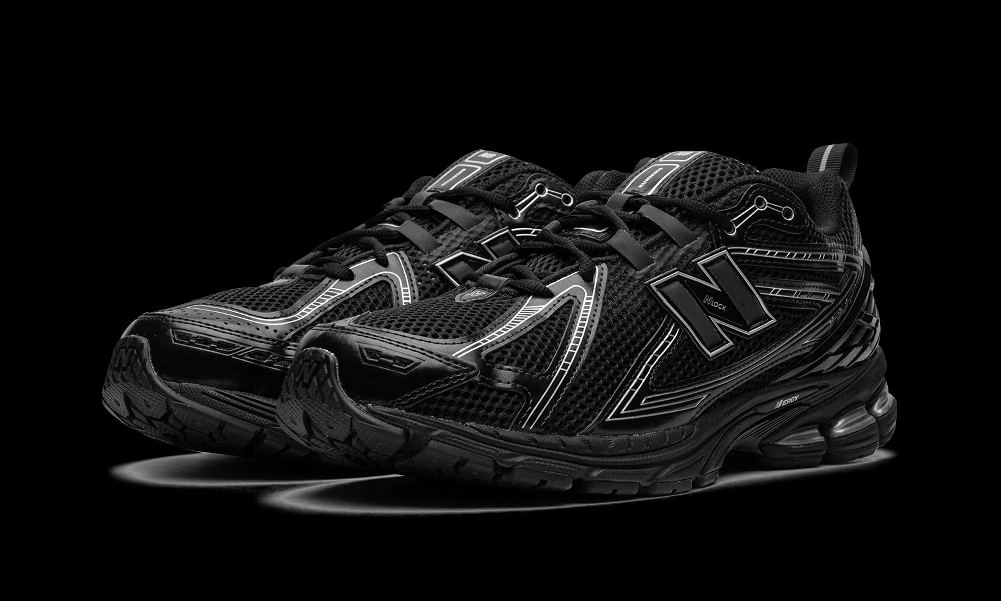 New Balance 1906R "Black / Silver" M1906RCH