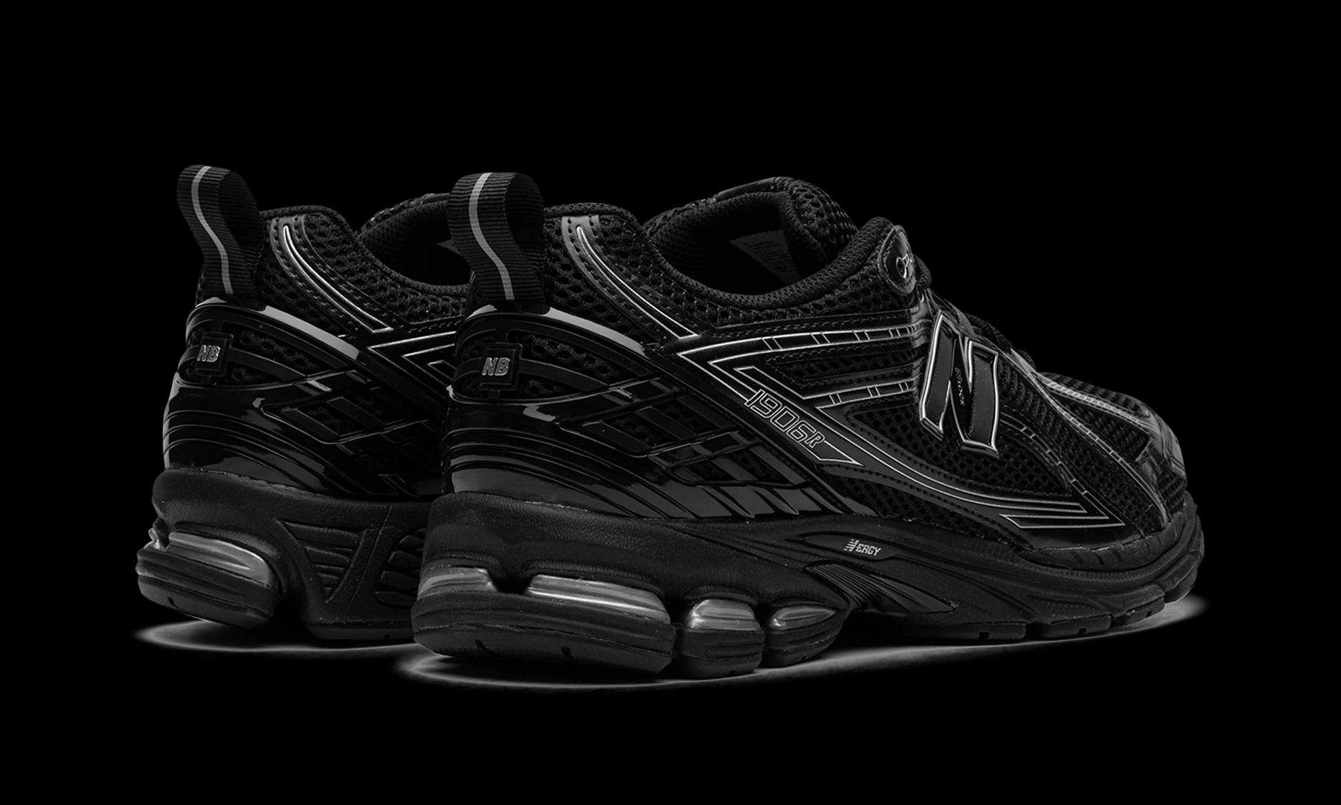 New Balance 1906R "Black / Silver" M1906RCH