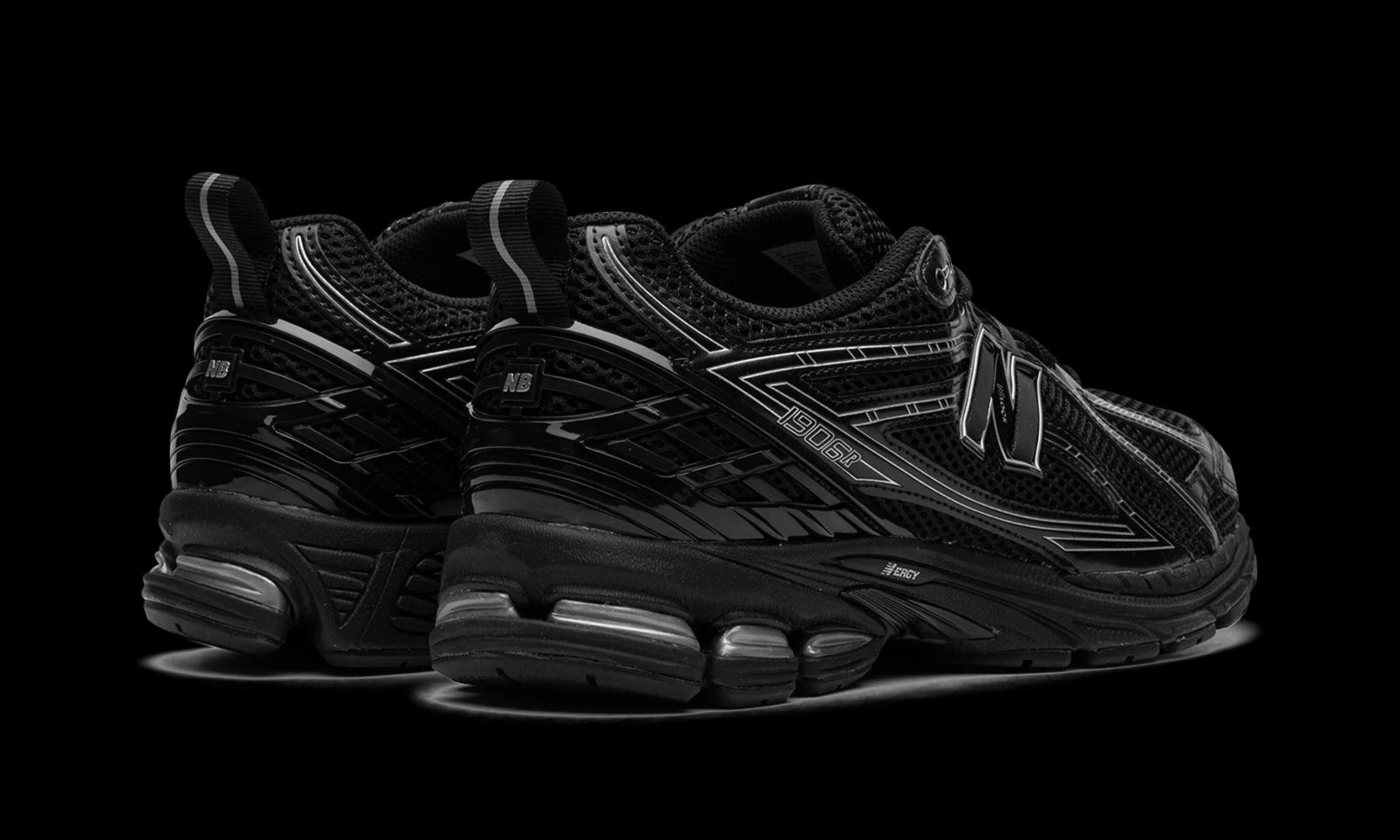 New Balance 1906R "Black / Silver" M1906RCH