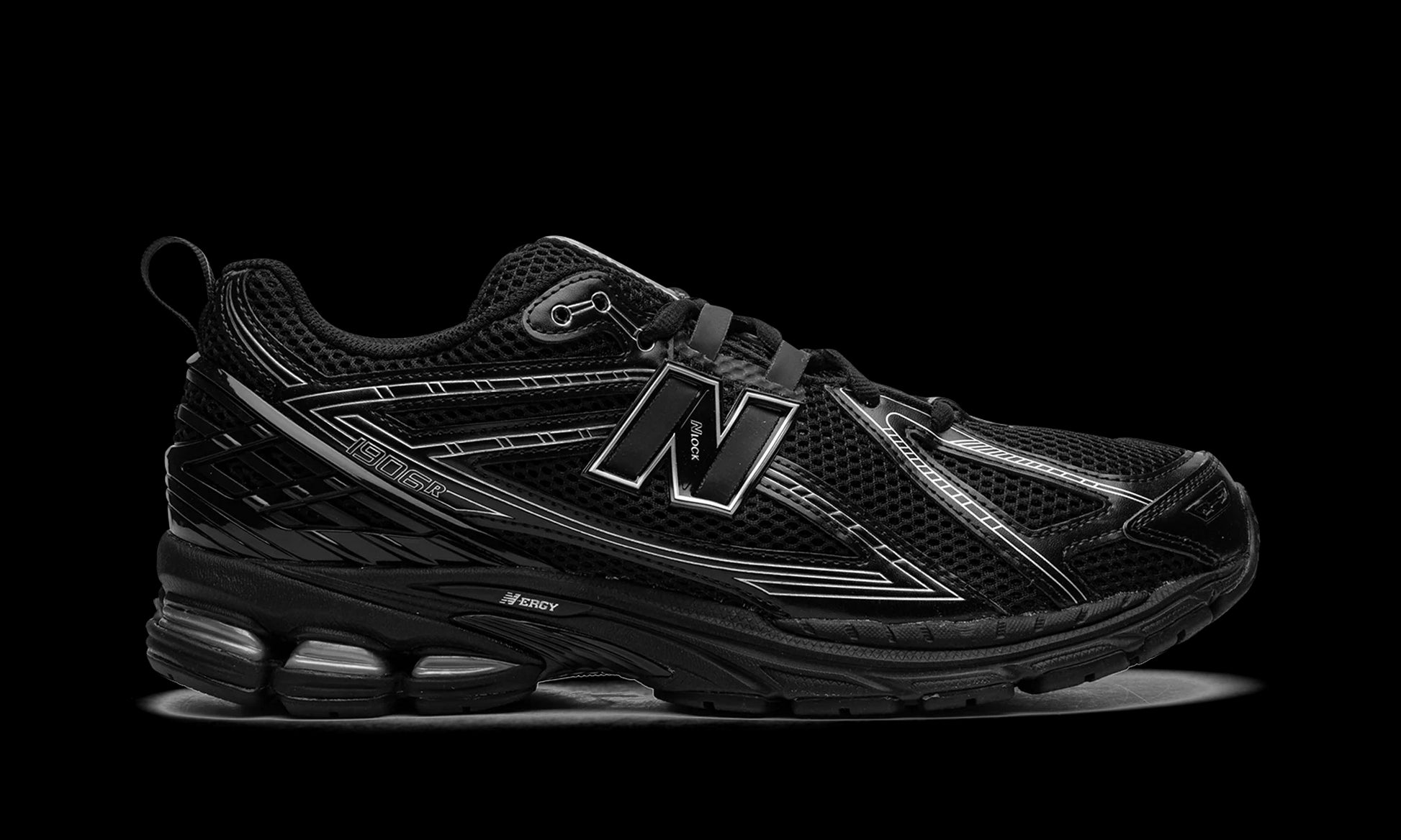 New Balance 1906R "Black / Silver" M1906RCH