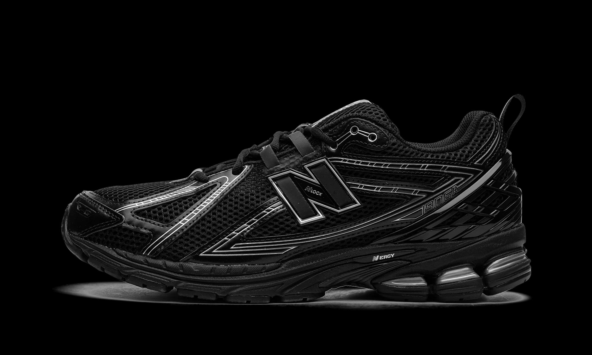 New Balance 1906R "Black / Silver" M1906RCH