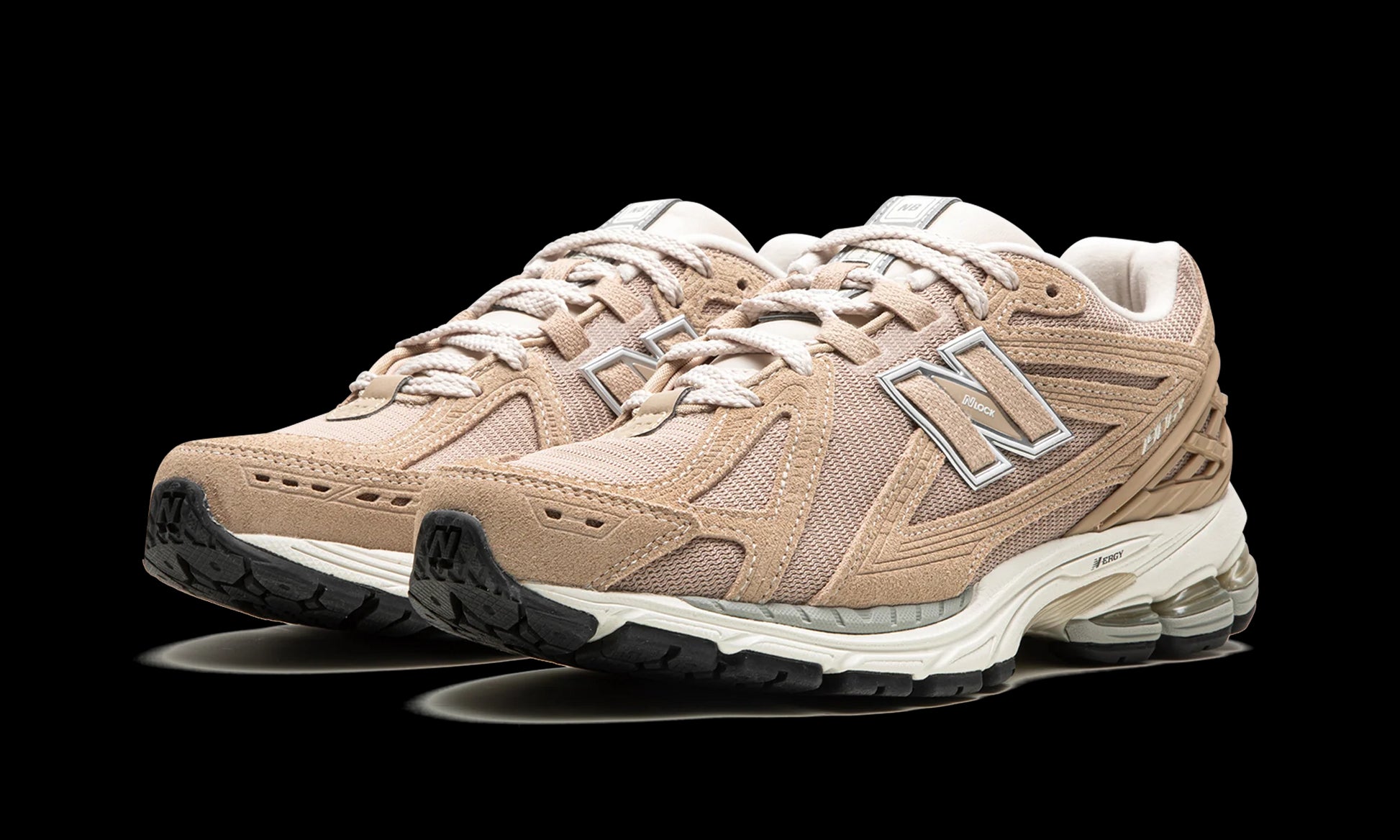 New Balance 1906R "MINDFUL GREY/MOONBEAM/SILVER METALLIC" M1906RW