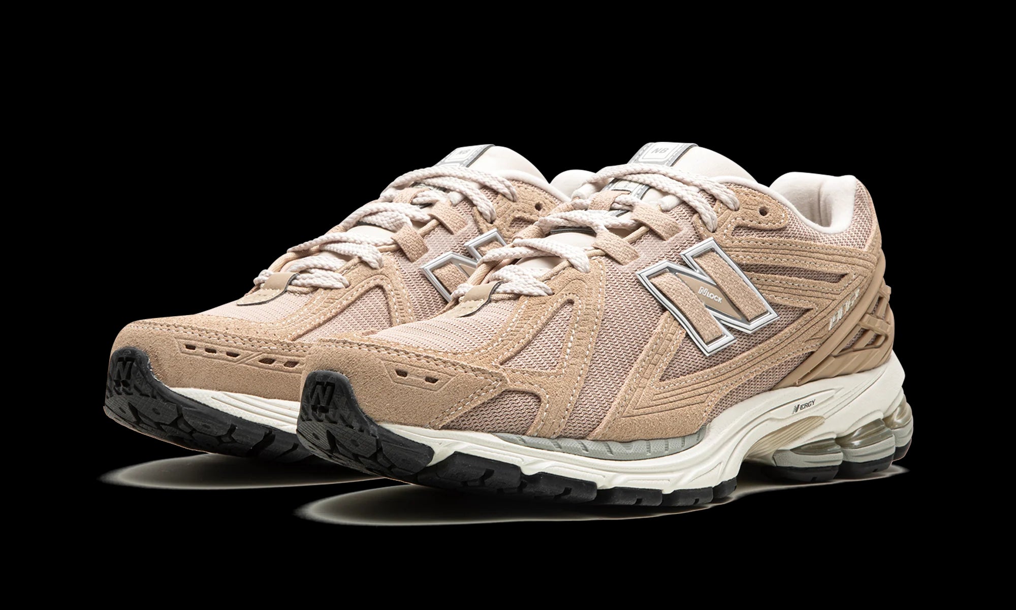 New Balance 1906R "MINDFUL GREY/MOONBEAM/SILVER METALLIC" M1906RW