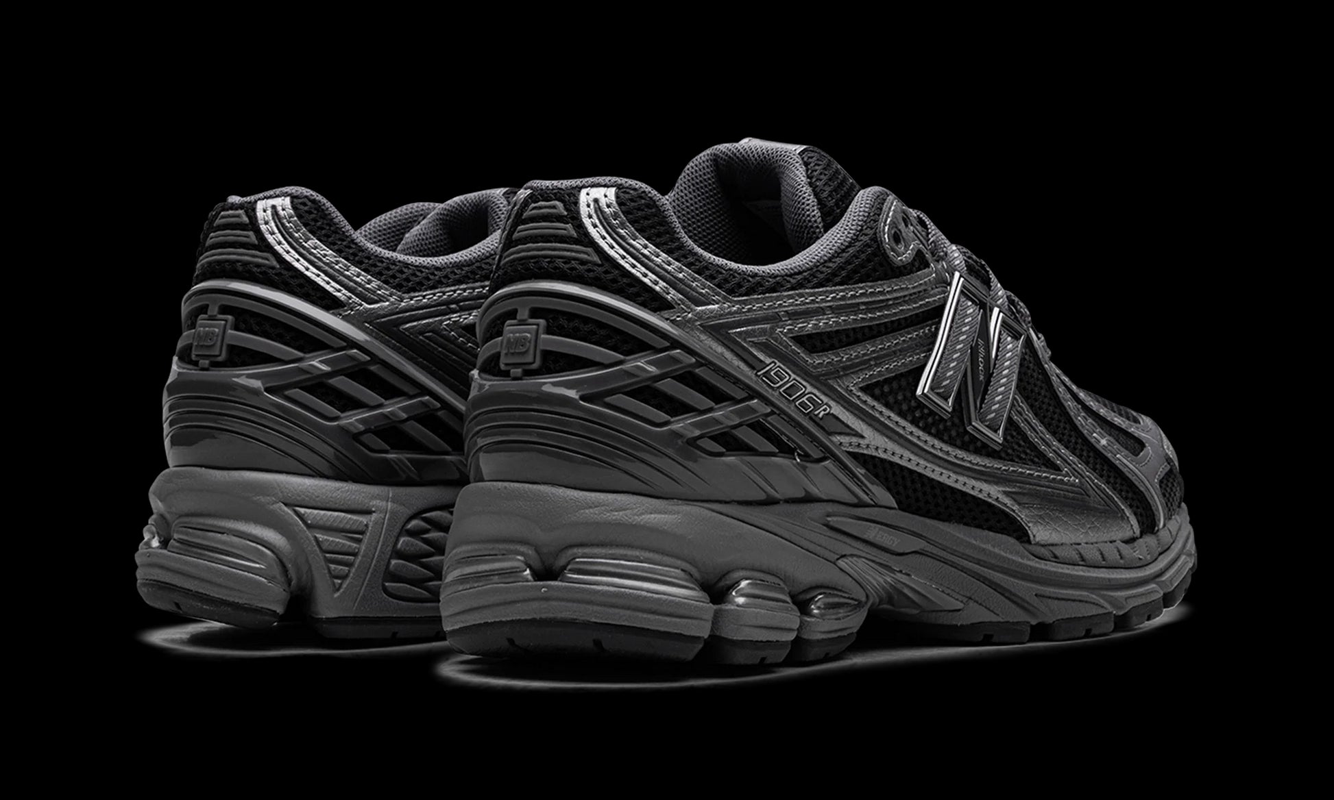 New Balance 1906R "Phantom Dark Grey Metallic Silver" M1906RES