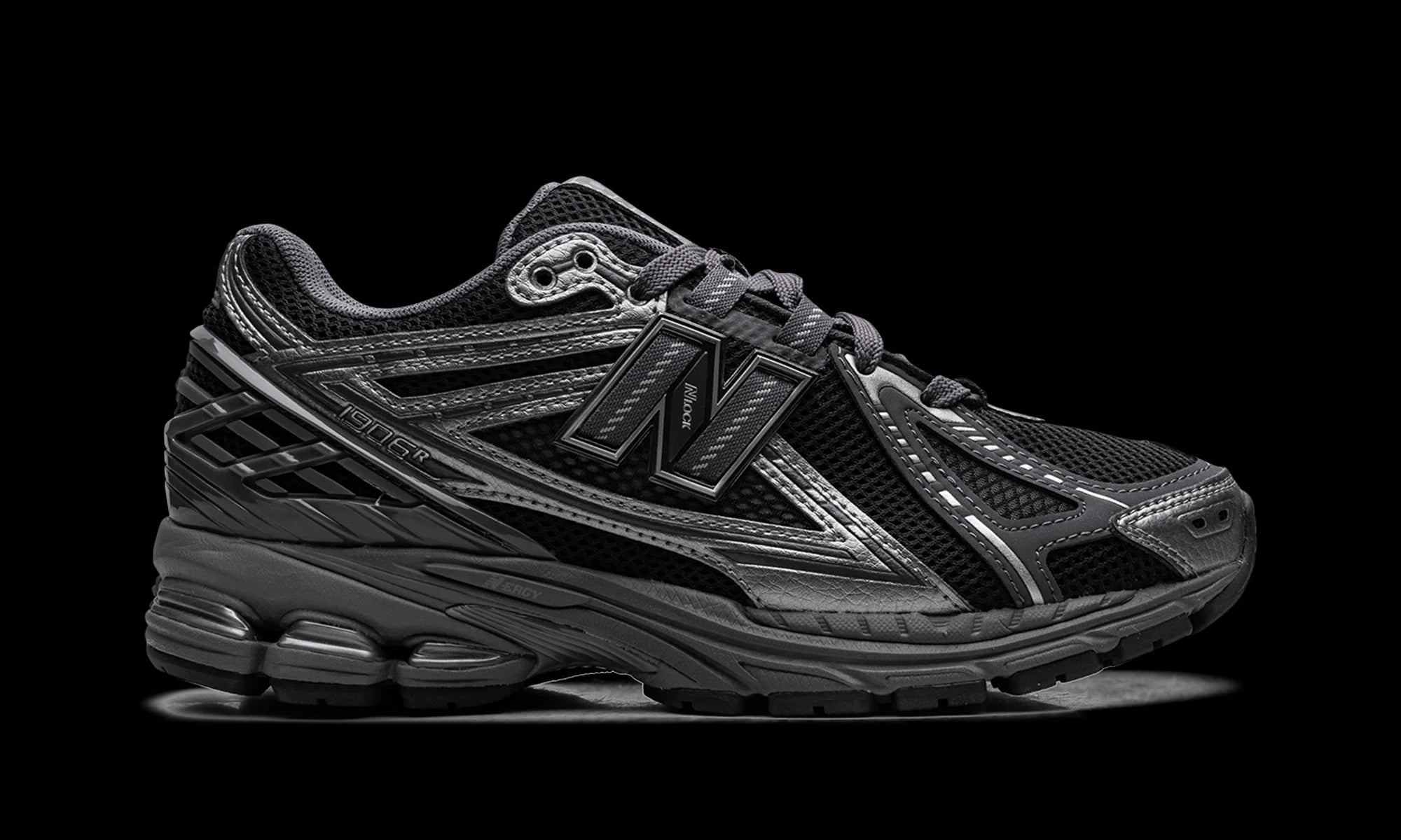 New Balance 1906R "Phantom Dark Grey Metallic Silver" M1906RES