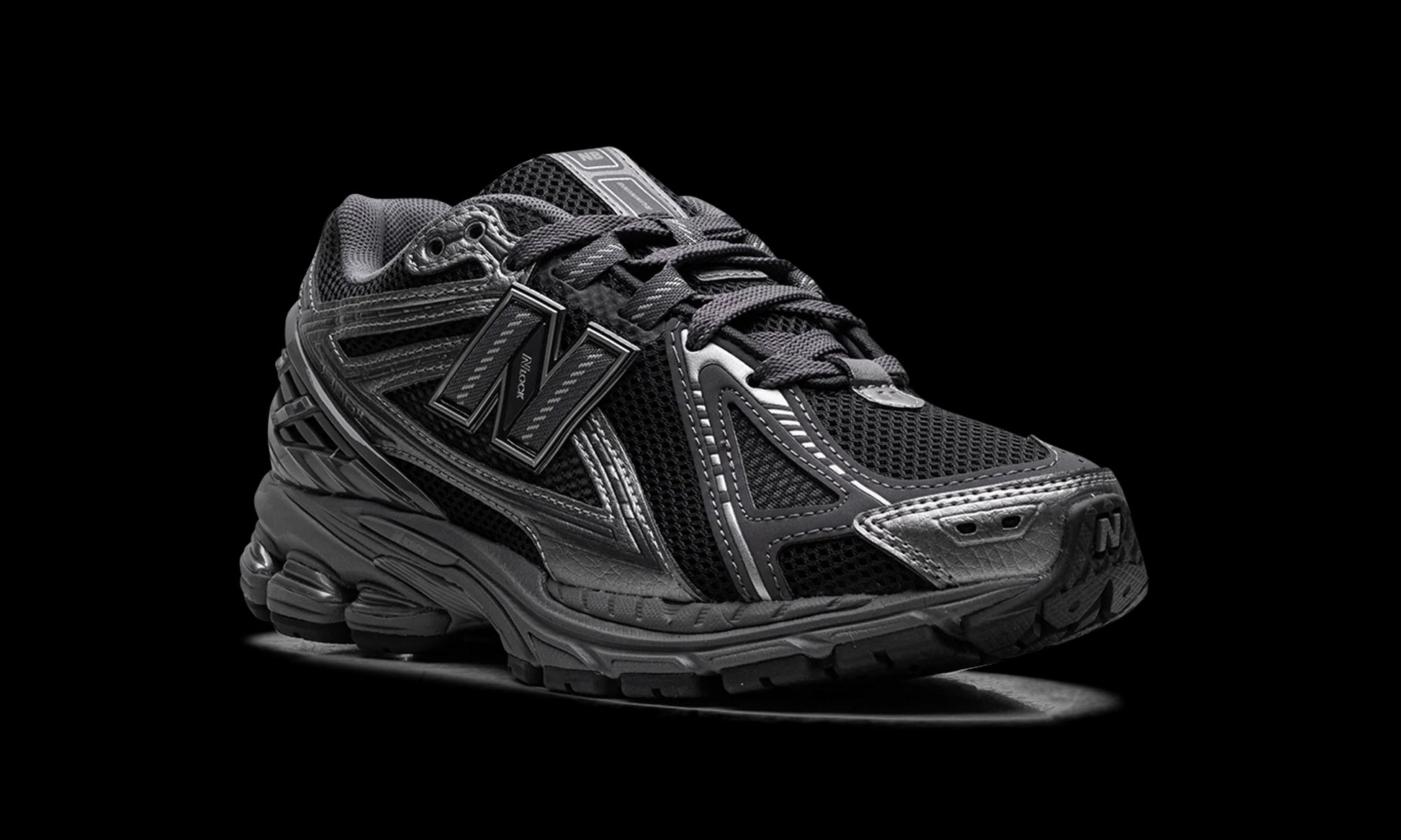 New Balance 1906R "Phantom Dark Grey Metallic Silver" M1906RES