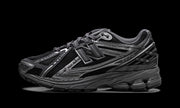 New Balance 1906R "Phantom Dark Grey Metallic Silver" M1906RES