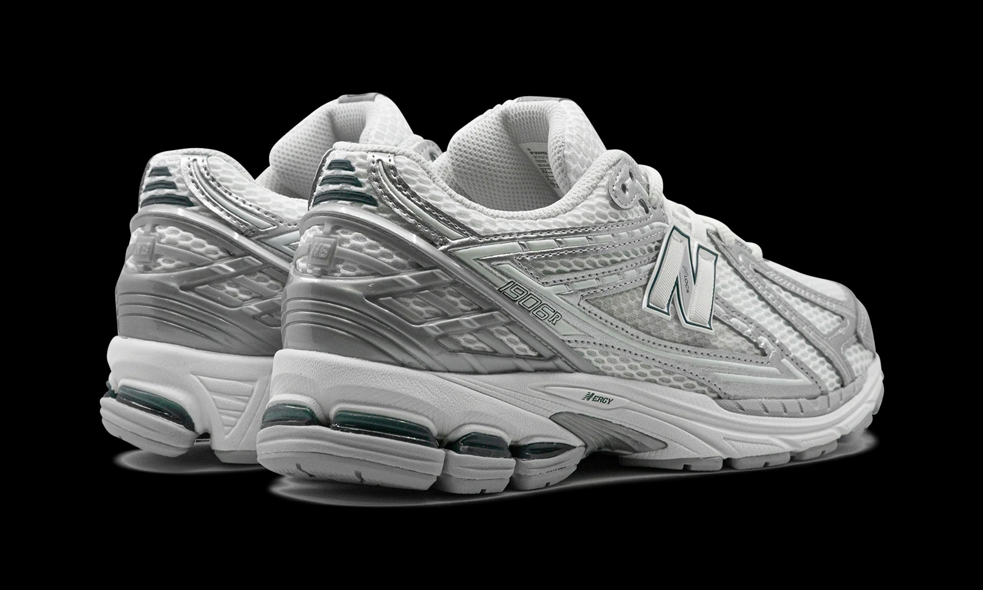 New Balance 1906R "SILVER METALLIC" M1906REE