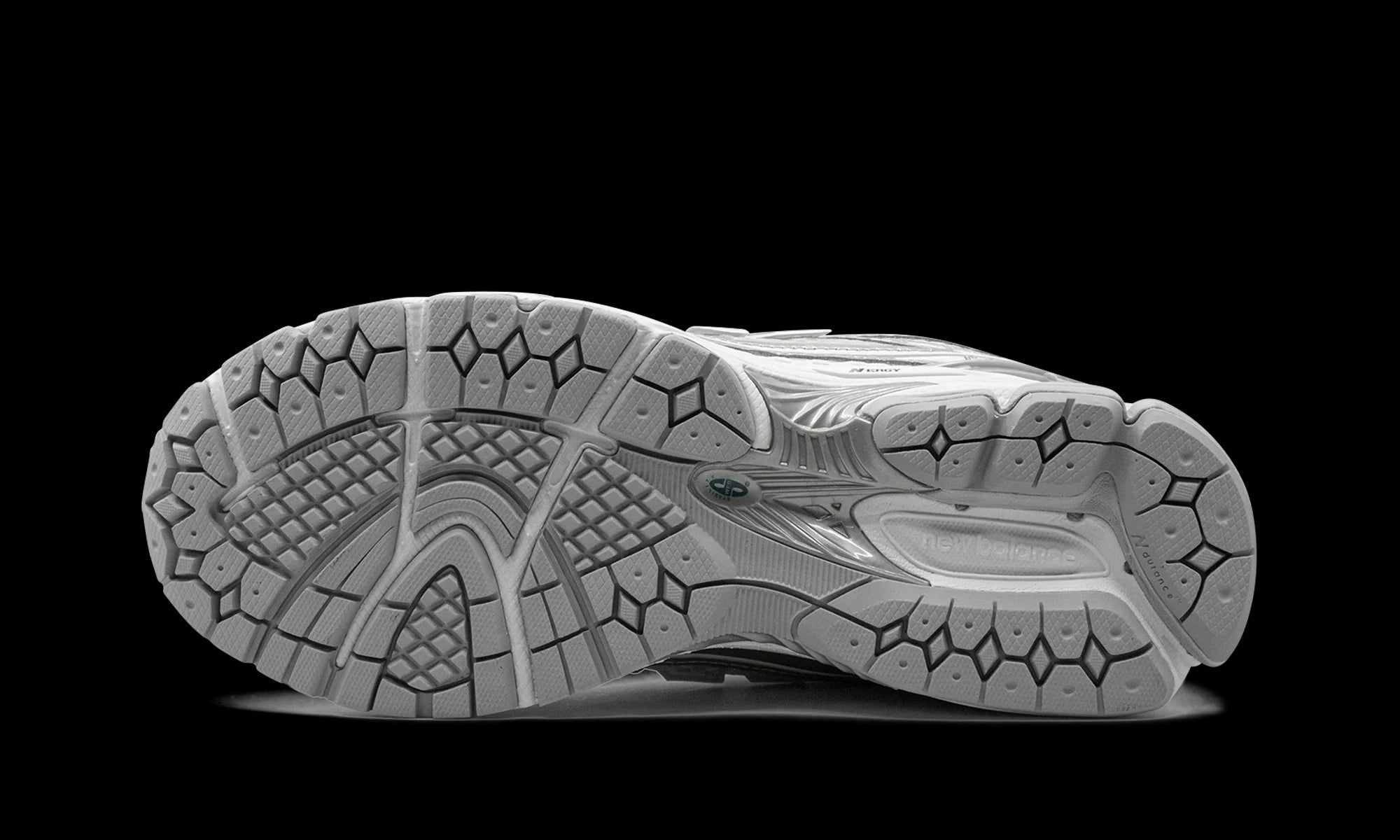 New Balance 1906R "SILVER METALLIC" M1906REE