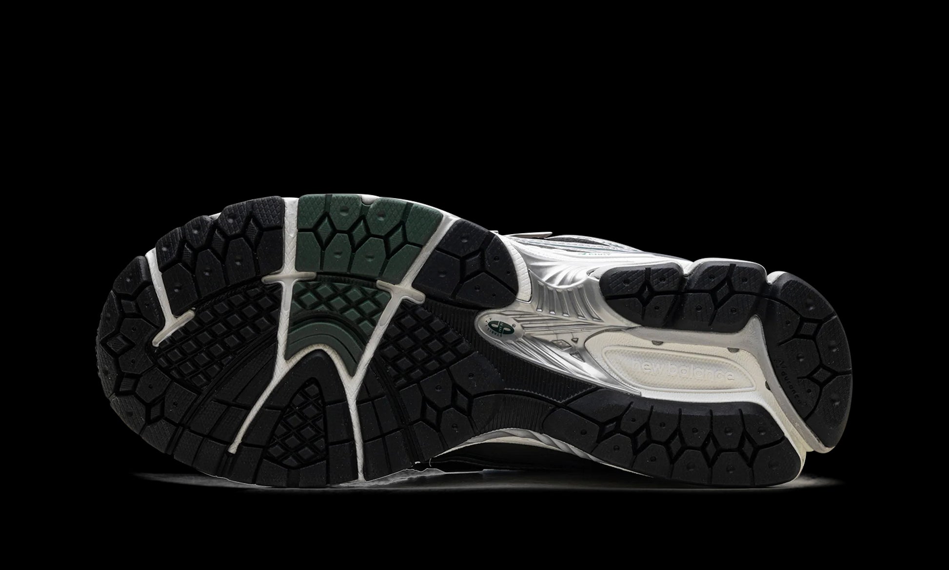 New Balance 1906R "Silver Metallic Nightwatch Green" M1906REU