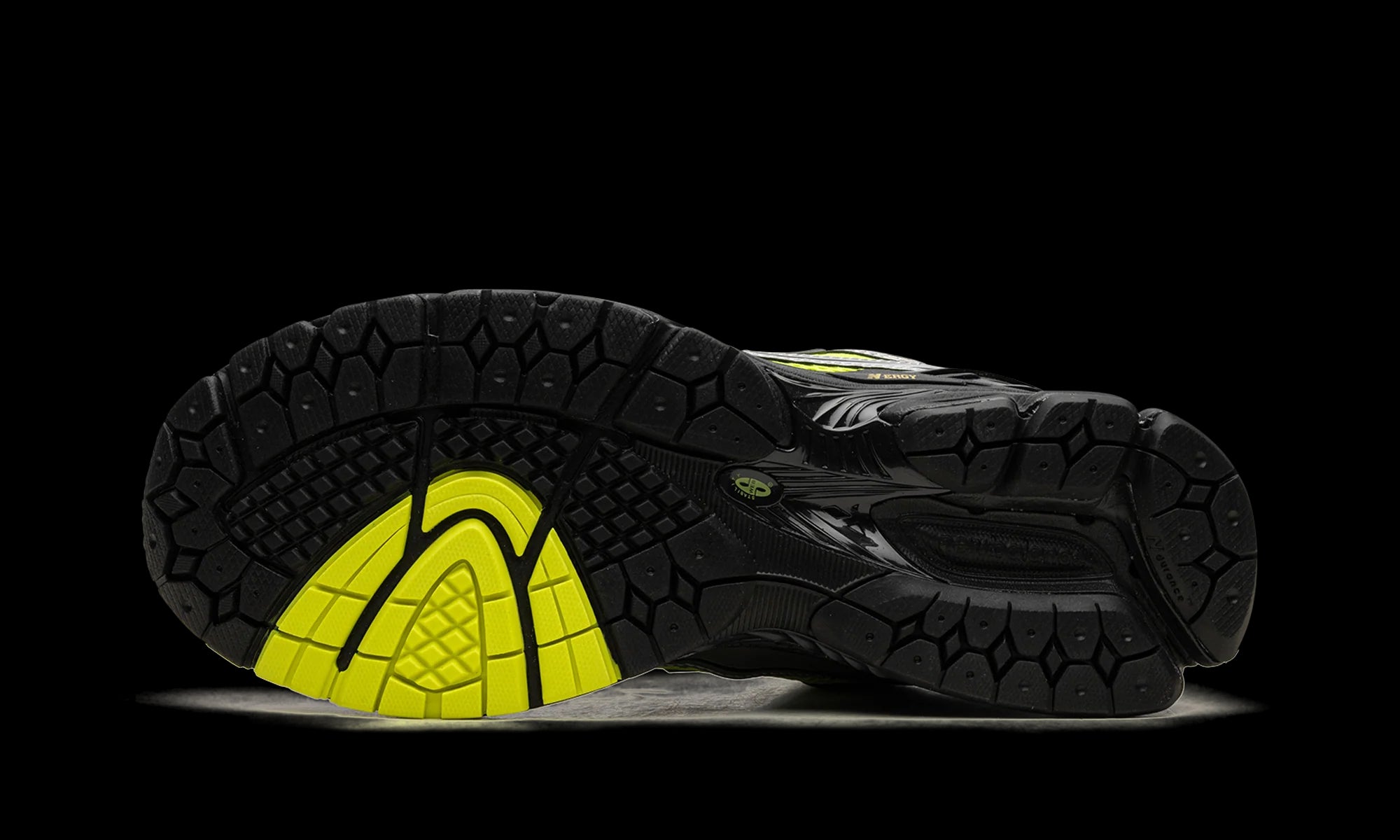 New Balance 1906R "Volt / Black" M1906RCG