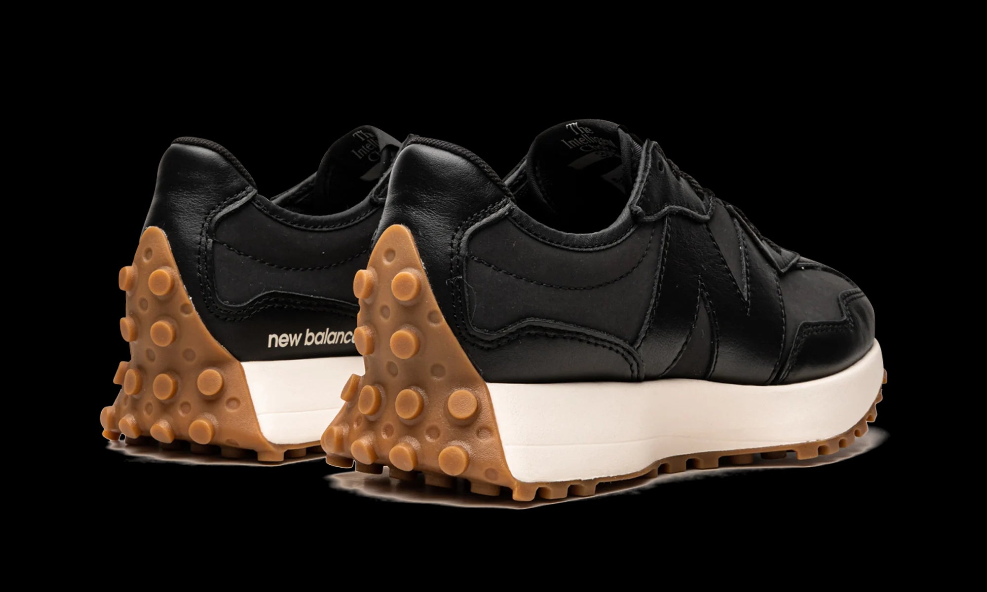 New Balance 327 WMNS "Black / Gum" WS327LB