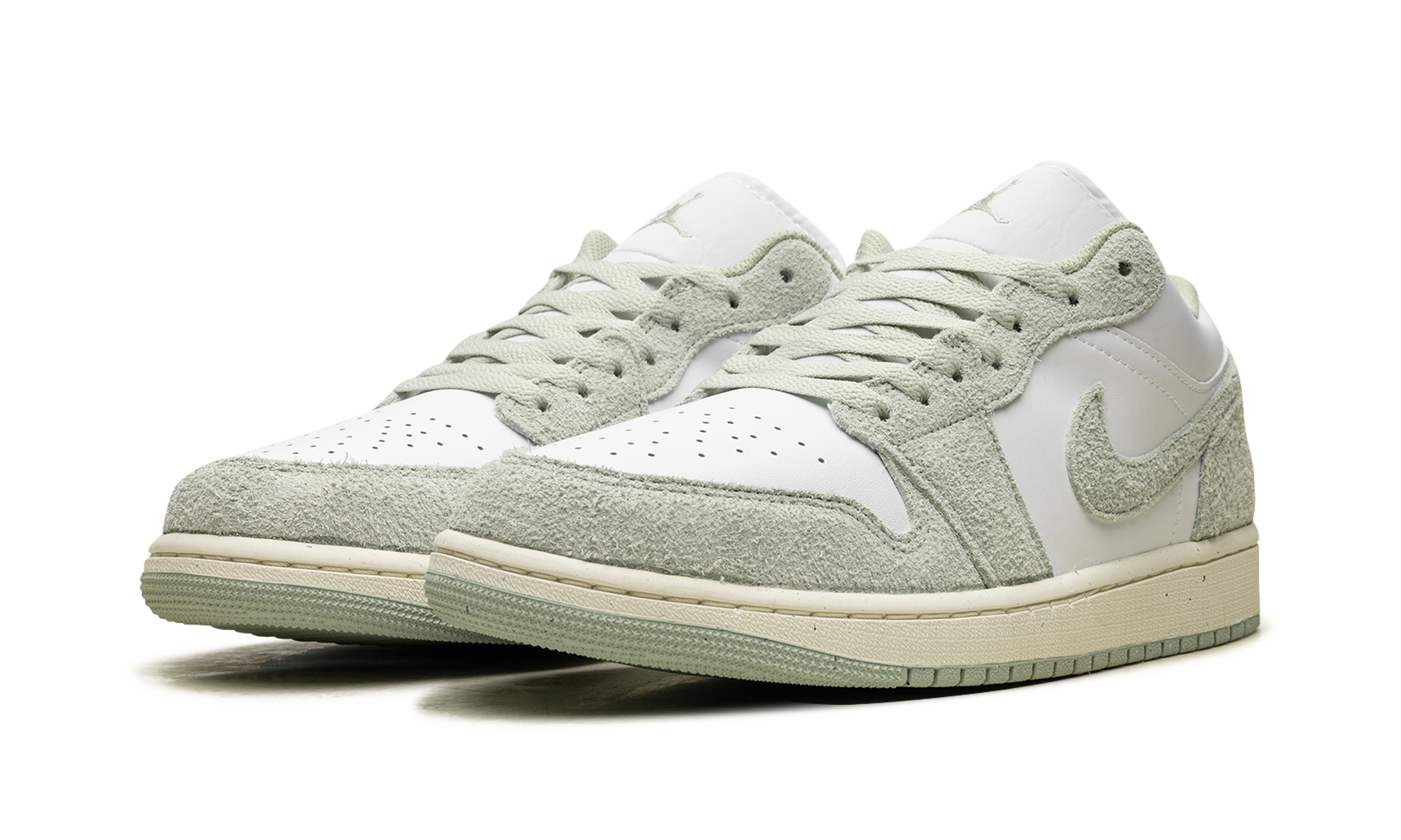 Nike Air Jordan 1 Low SE "Seafoam" FN5214 131