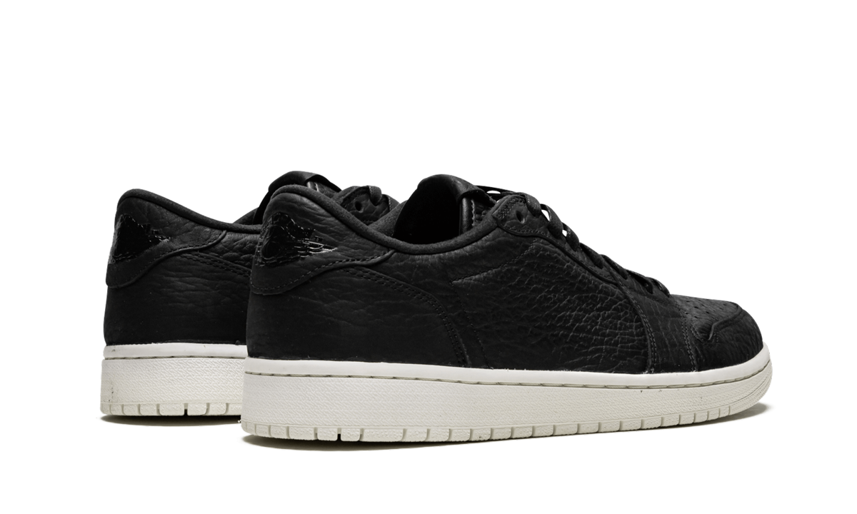 Nike Air Jordan 1 Low Swooshless "Black" 848775 005