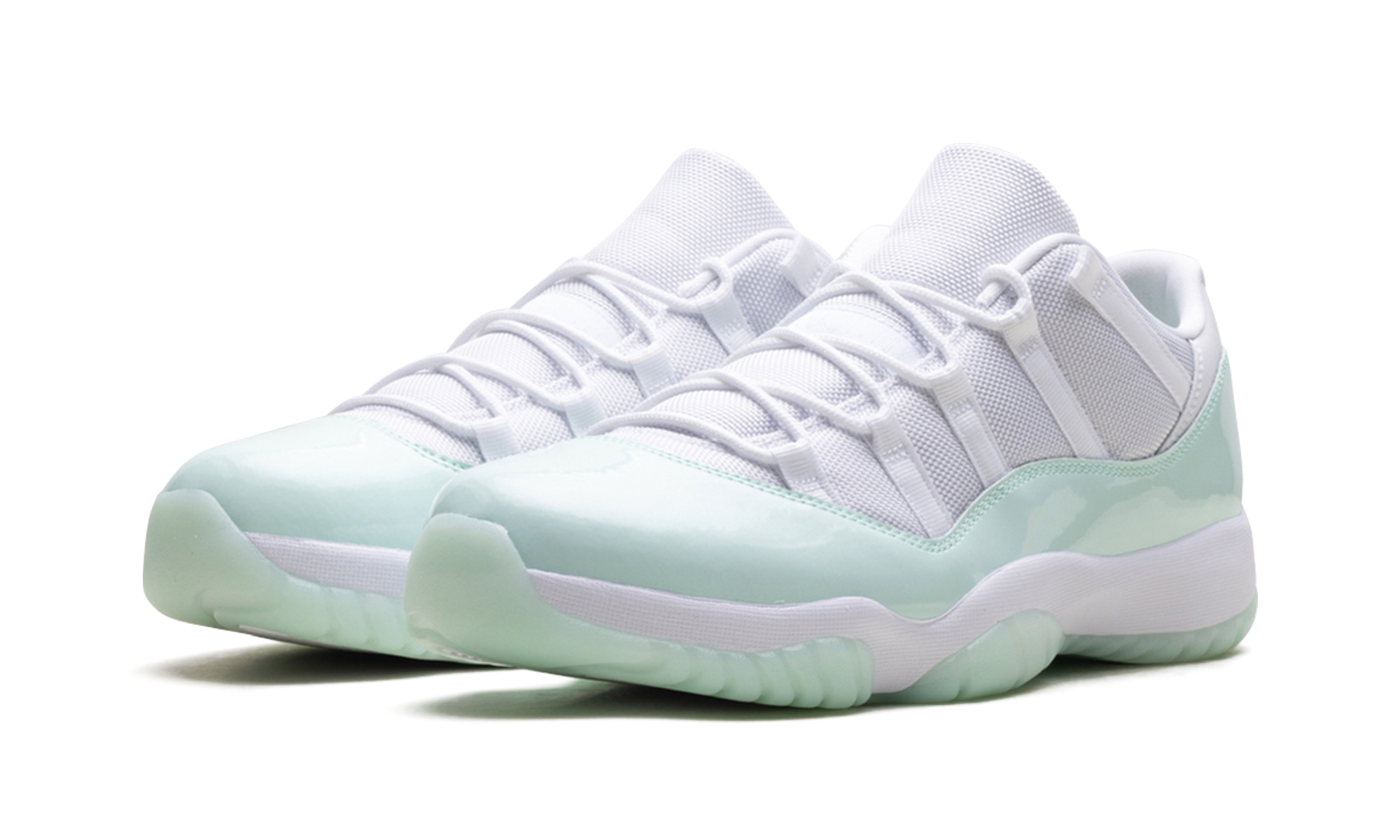 Nike Air Jordan 11 Low WMNS "Igloo" AH7860 103