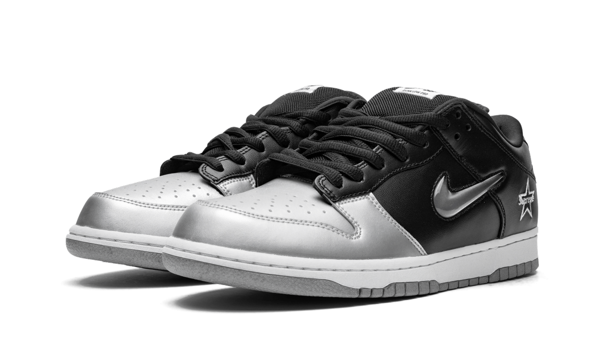Sb Dunk Low Og Qs "supreme - Jewel Swoosh Silver/black" - 2