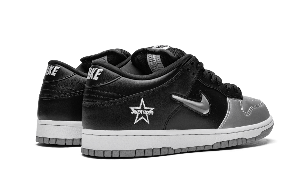 Sb Dunk Low Og Qs "supreme - Jewel Swoosh Silver/black" - 3
